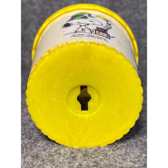 VTG United Feature Syndicate Peanuts Snoopy Woodstock Shaking Rattle Baby Toy - Picture 6 of 8